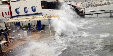 Lodos Bodrum’u yıktı geçti: Evler ve iş yerleri sular altında kaldı
