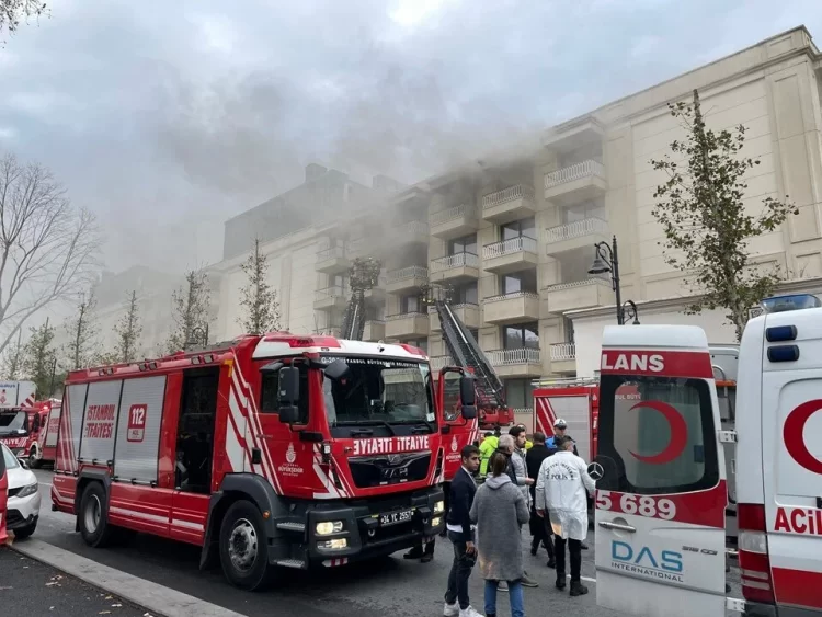 ciragan sarayi yangin habermeydan