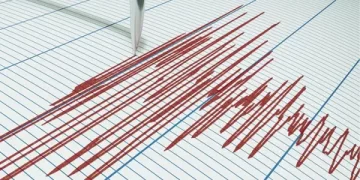 Endonezya’da panik yaratan deprem