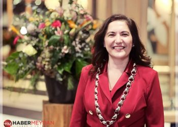 Huri Şahin, Hollanda’da Belediye Başkanı Seçilen İlk Türk Oldu!