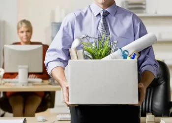 Yeni yılda Resesyon endişeleri arttıkça işten çıkarma dalgası artacak