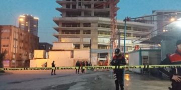 İzmir’de inşaat vinci devrildi! 5 kişi hayatını kaybetti