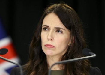 Mikrofonu açık kaldı: Yeni Zelanda Başbakanı rakip parti liderine küfür etti!