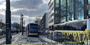 Kabataş’ta tramvay kazası meydana geldi