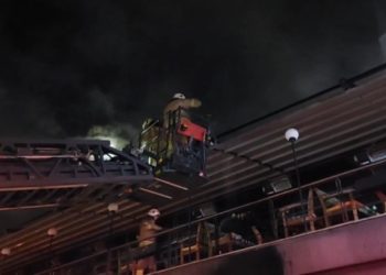 Kadıköy’de korkutan kafe yangını!