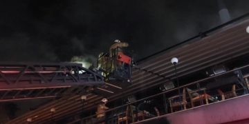 Kadıköy’de korkutan kafe yangını!