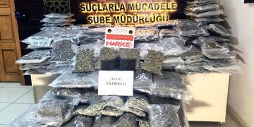 Kapıkule’de TIR şoförü tarafından çöpe atılan valizlerden 30 milyon liralık uyuşturucu çıktı