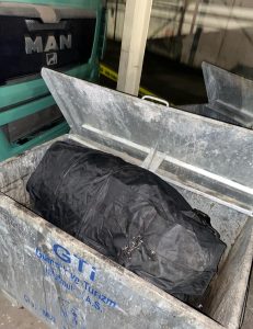 kapikulede soforun cope attigi valizlerden 30 milyon liralik uyusturucu cikti habermeydan