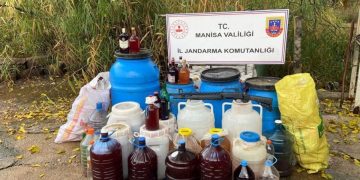 Manisa’da bin litre sahte alkole el koyuldu
