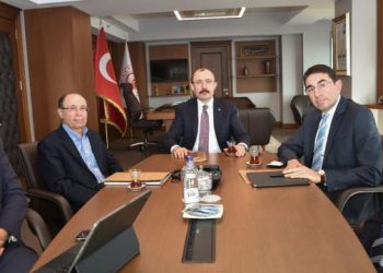 Bakan Muş zincir marketlerin genel müdürleriyle görüştü