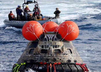 NASA’nın Ay’a gönderdiği uzay aracı Orion Dünya’ya döndü