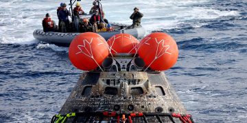 NASA’nın Ay’a gönderdiği uzay aracı Orion Dünya’ya döndü