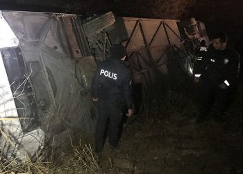 Konya’da yolcu otobüsü devrildi: 15 yaralı