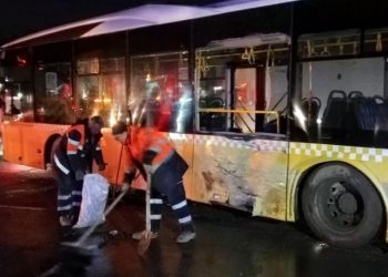 Arnavutköy’de İETT otobüsü ile minibüs çarpıştı: 14 yaralı