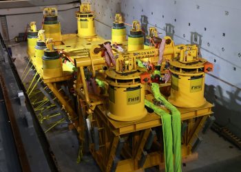 Karadeniz gazını ana boru hattına bağlayacak ‘Peçenek’ suya indirildi