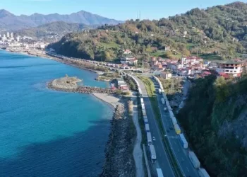 Sarp Sınır Kapısı’nda 8 kilometre kuyruk