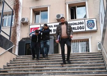 İstanbul’da 1,5 milyon lira değerinde altın çalan Şilili hırsızlar yakalandı