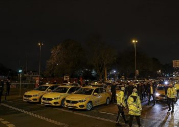 İstanbul’da taksicilerden ücret protestosu