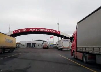 Gümrük kapısında 5 kilometrelik TIR kuyruğu