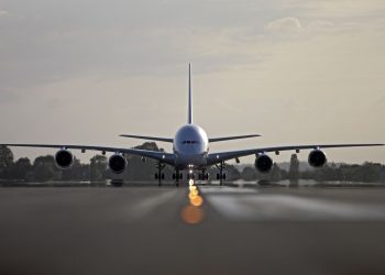 Fas’tan Türkiye’ye gelen uçak Barselona’ya acil iniş yaptı: 28 kişi kaçtı!