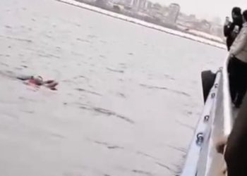 İstanbul’da vapurdan denize yolcu düştü