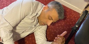 Yenilik Partisi Genel Başkanı Öztürk Yılmaz bıçaklı saldırıda yaralandı