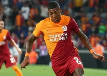 Patrick van Aanholt PSV Eindhoven'da! Patrick van Aanholt PSV Eindhoven’da!