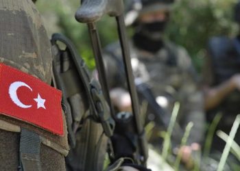 Ağrı’da askeri araç şarampole devrildi: 2 asker şehit oldu