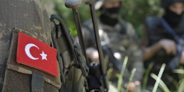 Ağrı’da askeri araç şarampole devrildi: 2 asker şehit oldu