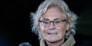 Almanya Savunma Bakanı Christine Lambrecht istifa etti