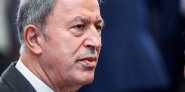 Bakan Akar açıkladı: İsveç Savunma Bakanı Türkiye’ye gelecek mi?