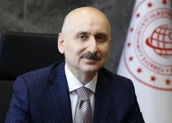 Bakan Adil Karaismailoğlu, Düzce’de şoförlerle bir araya geldi