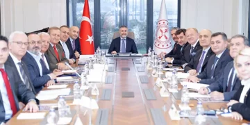 Bakan Nebati, TİM yönetim kurulu üyeleri ile bir araya geldi