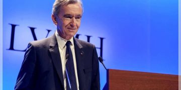 Dünya’nın En Zengini Bernard Arnault, Dior’un Başına Kızını Getirdi!