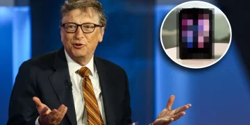Bill Gates kullandığı yeni cep telefonu modelini açıkladı