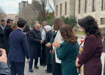 Binali Yıldırım, geçirdiği trafik kazasının ardından ilk kez Meclis’te