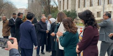 Binali Yıldırım, geçirdiği trafik kazasının ardından ilk kez Meclis’te