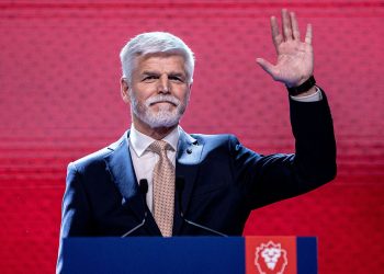 Emekli General Pavel, Çekya Cumhurbaşkanı seçildi