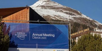 Davos Zirvesi olarak bilinen 53. Dünya Ekonomik Forumu başladı