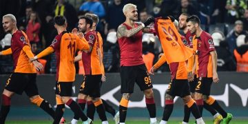 Derbide Aslan Zirveyi Bırakmadı