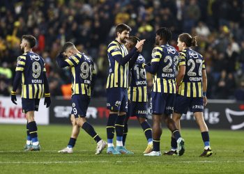 Fenerbahçe sahasında Kasımpaşa’yı 5-1 mağlup etti