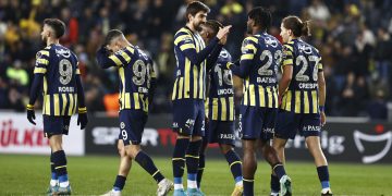 Fenerbahçe sahasında Kasımpaşa’yı 5-1 mağlup etti