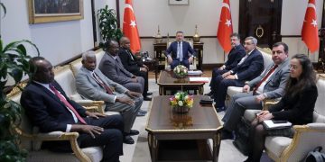 Cumhurbaşkanı Yardımcısı Fuat Oktay, Sudan’lı bakanları kabul etti