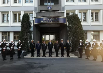Milli Savunma Bakanı Hulusi Akar’dan Donanma Komutanlığı’na ziyaret