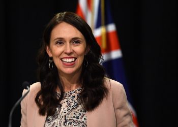 Dünya’nın en genç kadın lideri Jacinda Ardern istifa etti