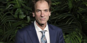 Ünlü İngiliz oyuncu Julian Sands doğa yürüyüşünde kayboldu