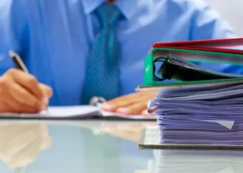 Kamuda çalışan sözleşmeli personele kadro teklifi yasalaştı