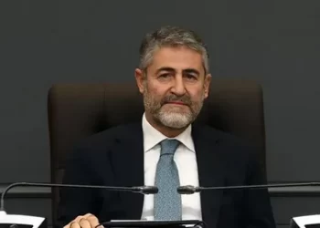 Hazine ve Maliye Bakanı Nureddin Nebati’den, TBMM’de AK Parti grubuna sunum