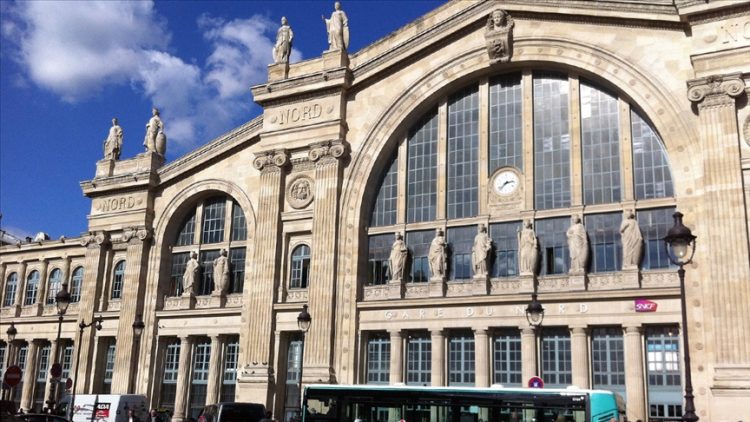 paris bicakli saldiri habermeydan