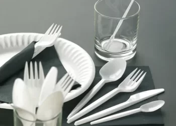 İngiltere plastik çatal, bıçağı yasaklıyor